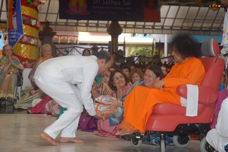 Sathya Sai Baba with Ladies